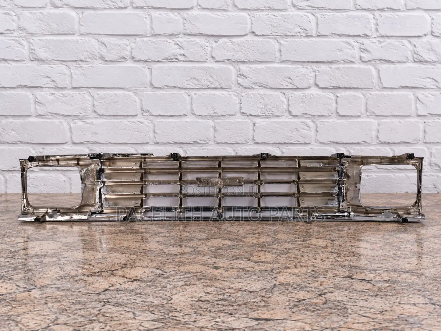 Grille Toyota Hilux Yn55 1987 Chrome