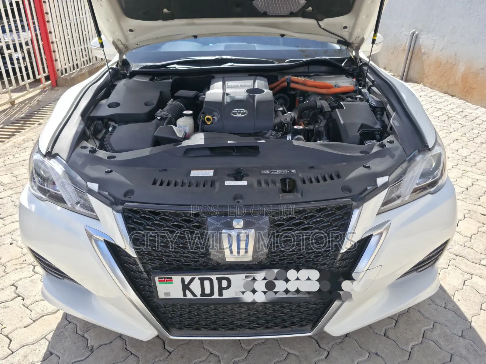 Toyota Crown 2017 White