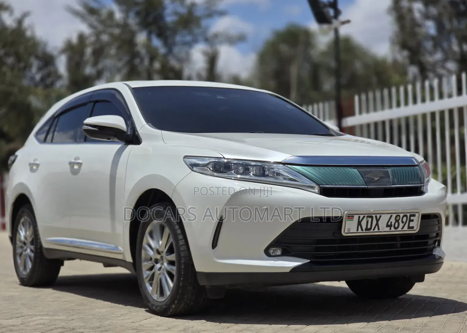Toyota Harrier 2.0 4WD 2019 White