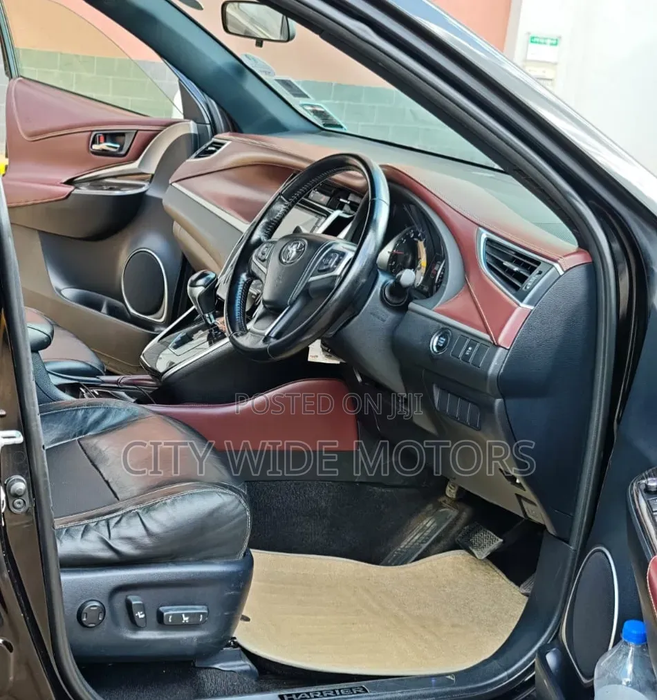 Toyota Harrier 2.0 2014 Black