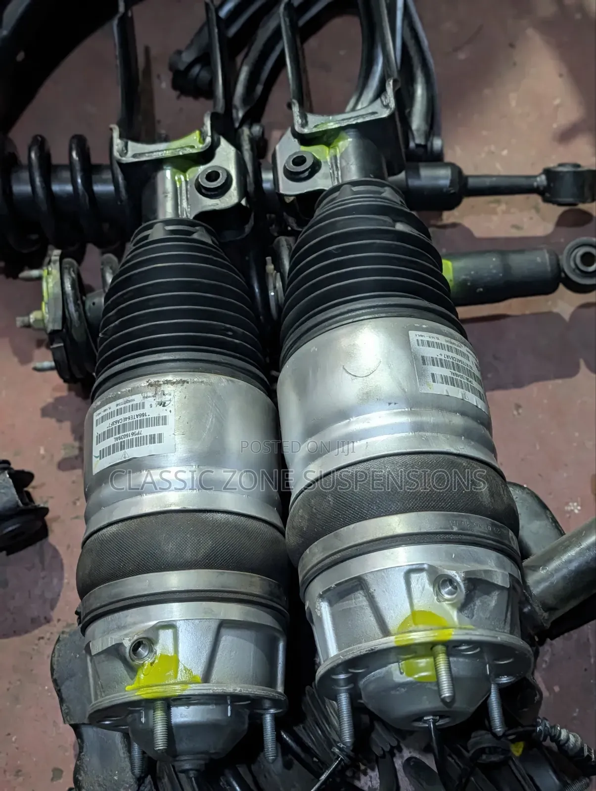 Volkswagen Tuareg Airmatic Shock Absorbers.