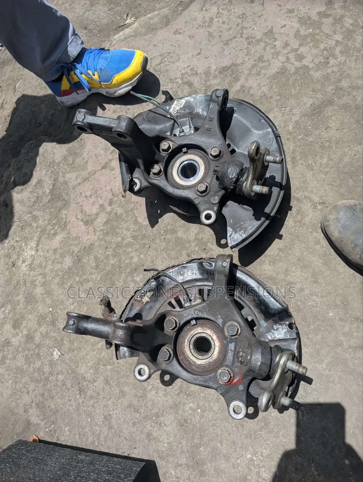 Toyota Vanguard Wheel Hubs.