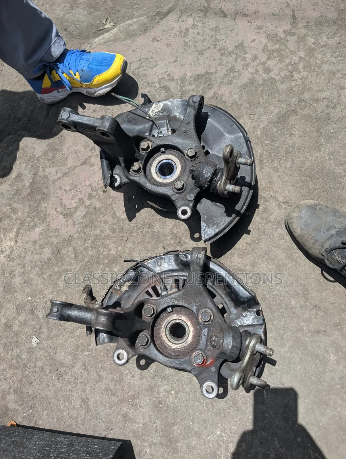 Toyota Vanguard Wheel Hubs.