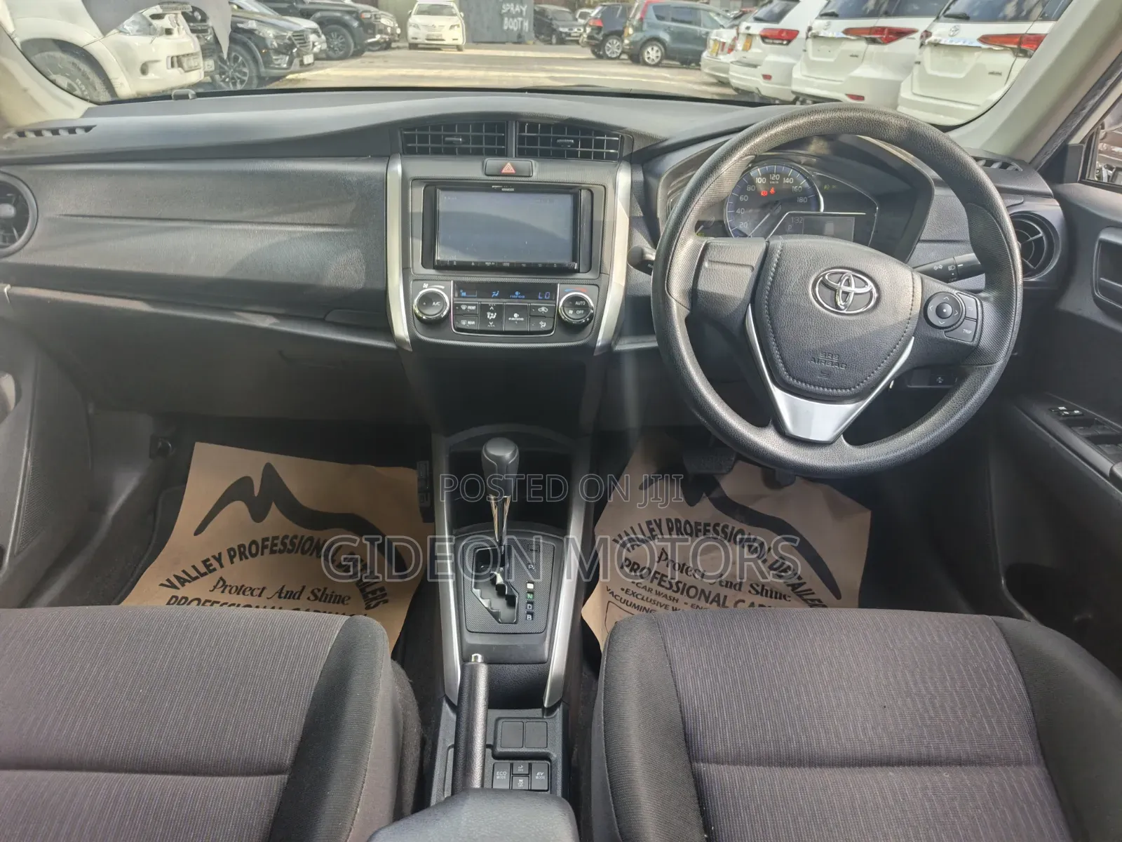 Toyota Corolla Fielder 1.5 Hybrid FWD 2019 White