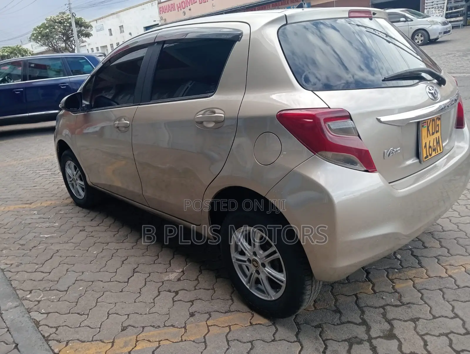 Toyota Vitz 2016 Ivory