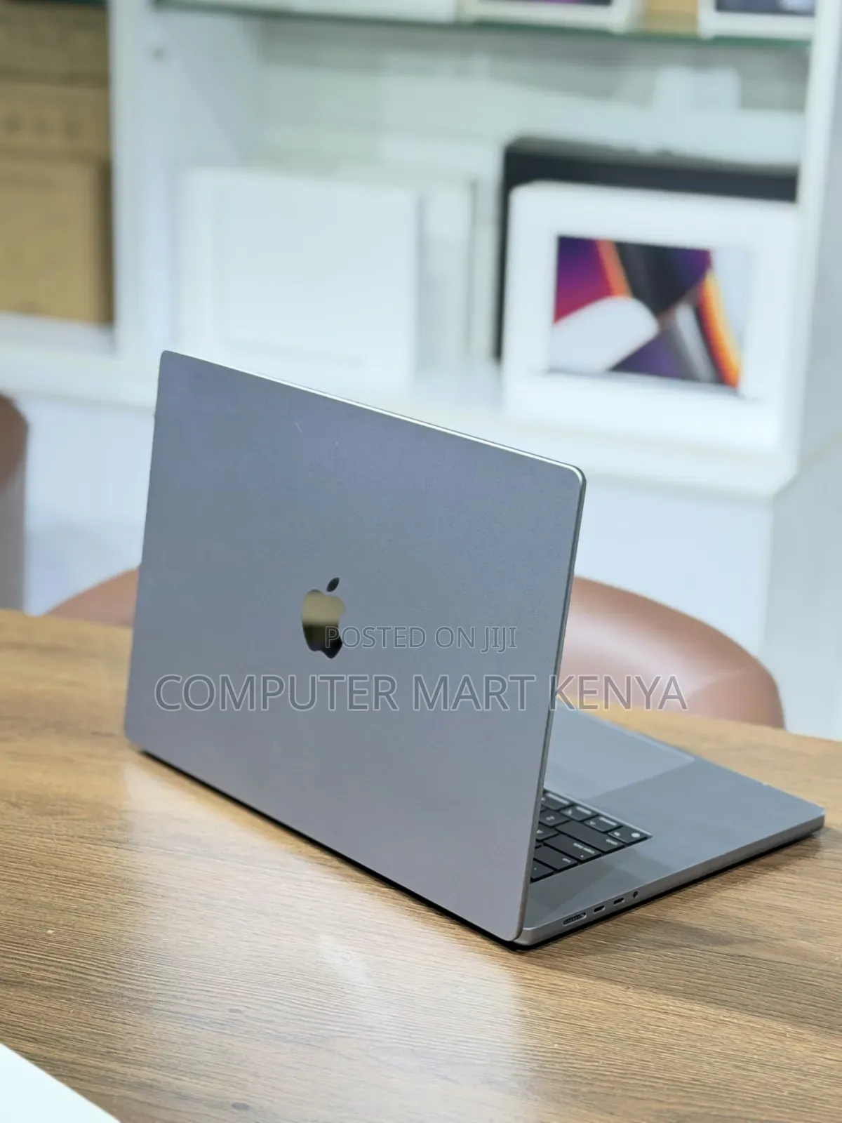 New Laptop Apple MacBook Pro 2021 M1 32GB Apple M1 Pro SSD 1T
