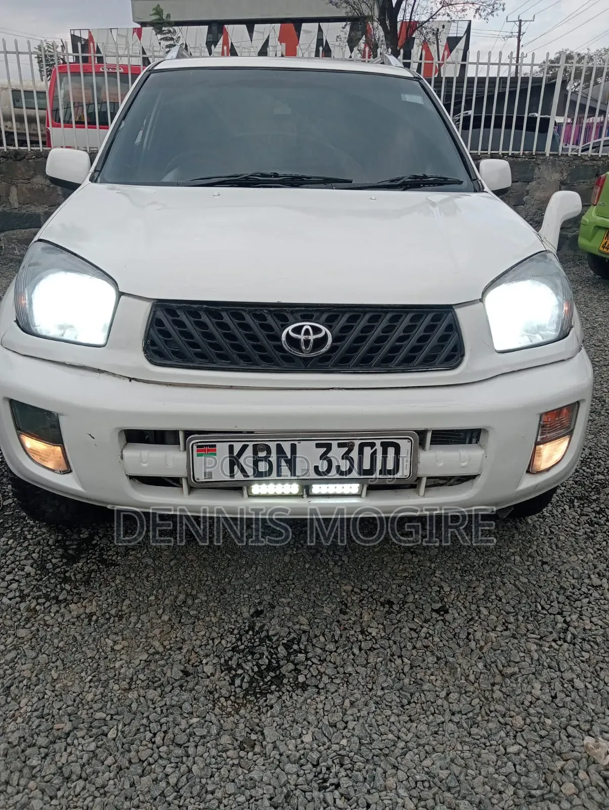 Toyota RAV4 2004 White