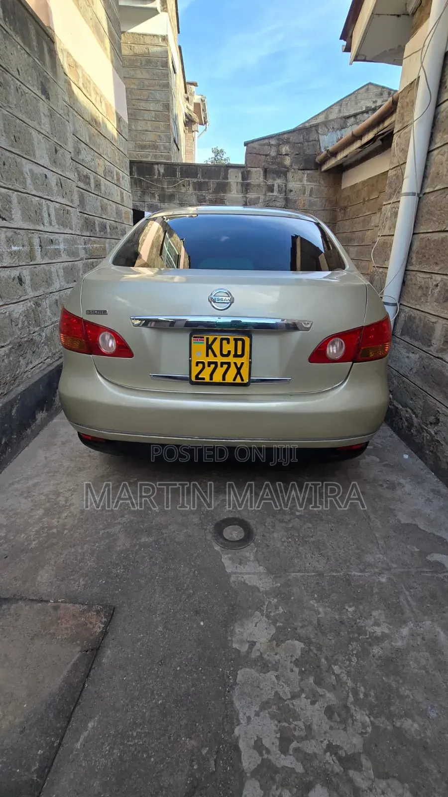 Nissan Bluebird 2008 Gold