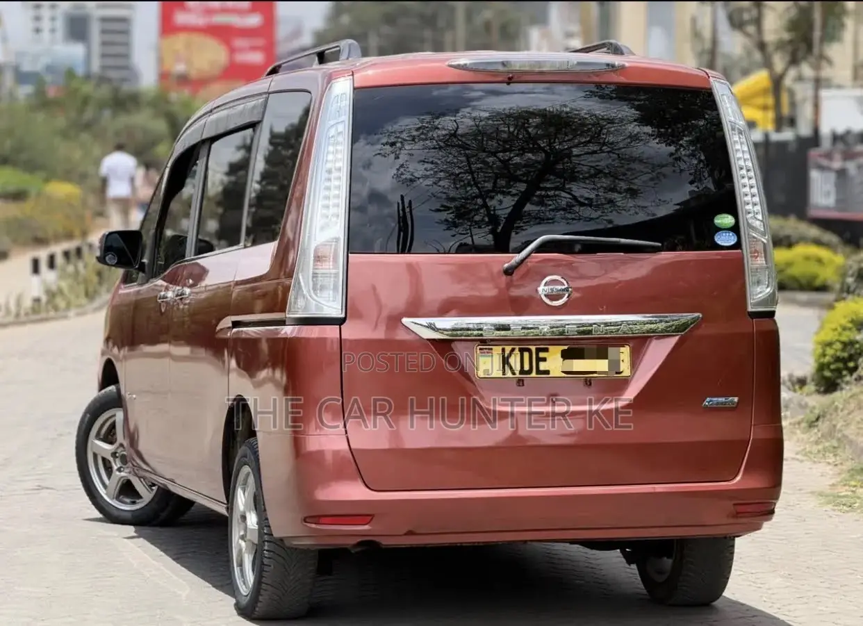 Nissan Serena 2014 Brown