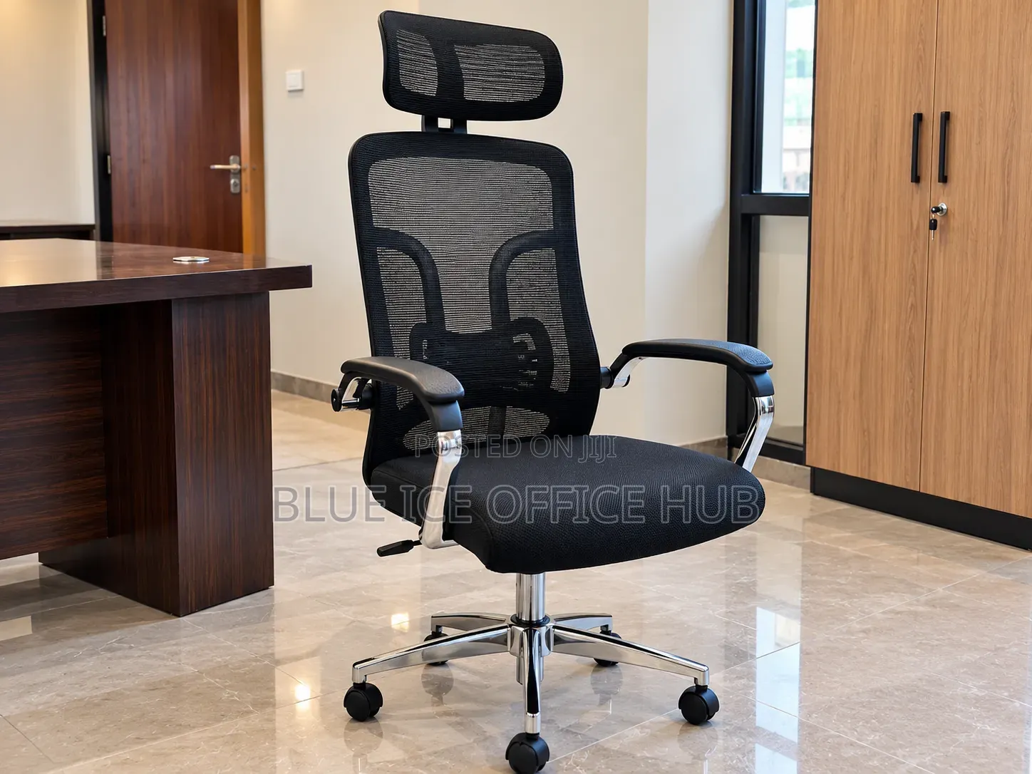 Black Mesh Office Chair With Headrest – Ergonomic Chair.