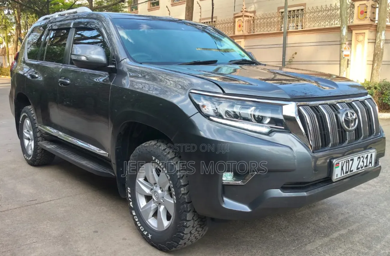 Toyota Land Cruiser Prado 2021 Gray