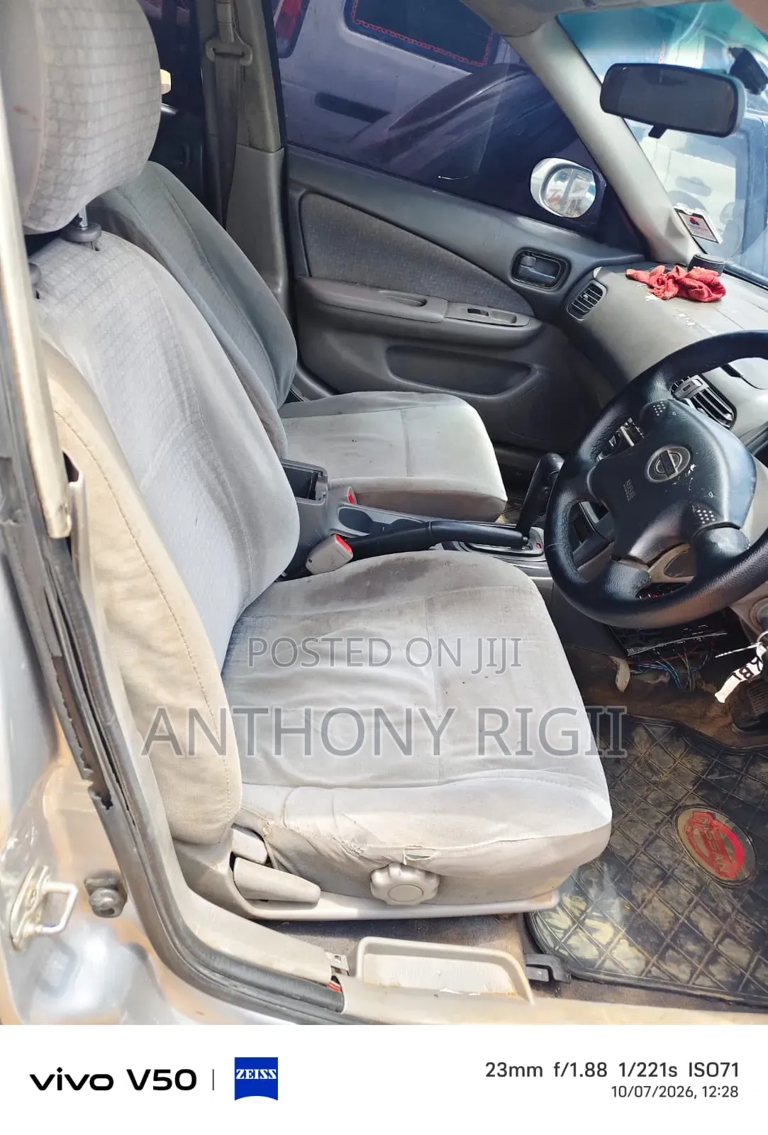 Nissan Sunny 2004 Silver