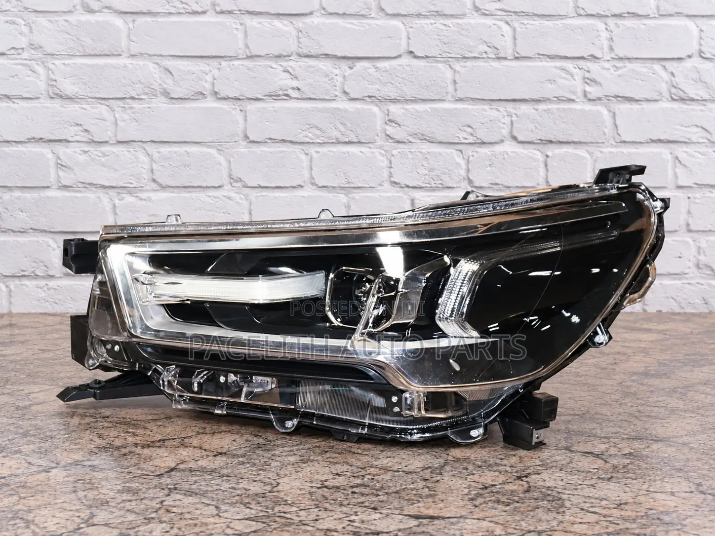 Head Lamp / Light Toyota Hilux Revo Rocco 2021 With LED