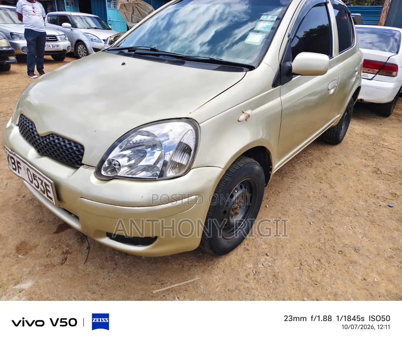 Toyota Vitz 1.3 FWD 5dr 2003 Gold