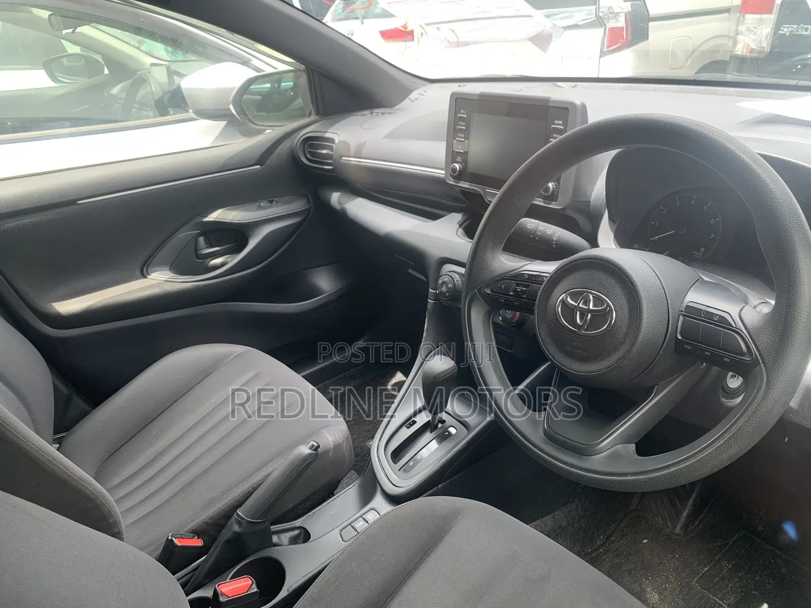 Toyota Yaris L Hatchback 5dr 2018 Ivory