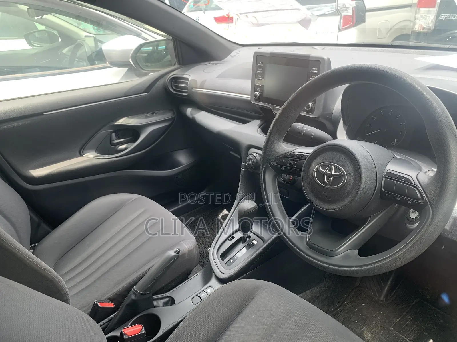Toyota Yaris L Hatchback 5dr 2018 Ivory
