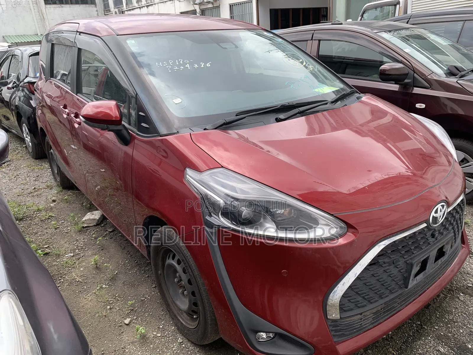 Toyota Sienta 1.5 FWD 2018 Red