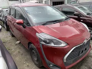 Toyota Sienta 1.5 FWD 2018 Red