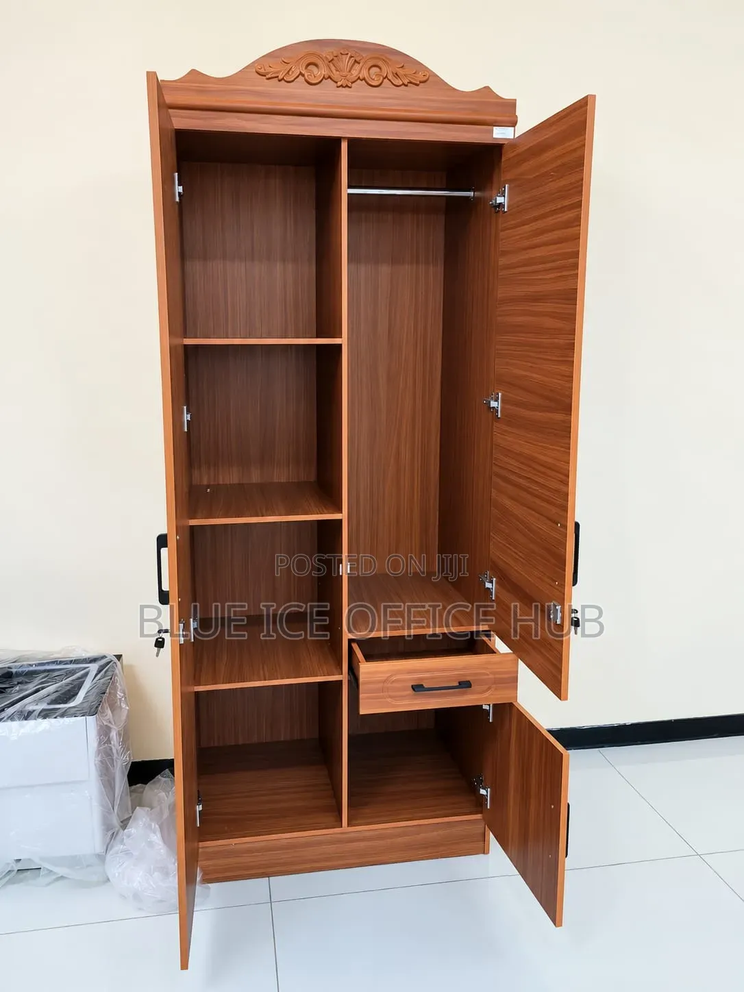 Wooden 2 Door Wardrobe With Mirror.