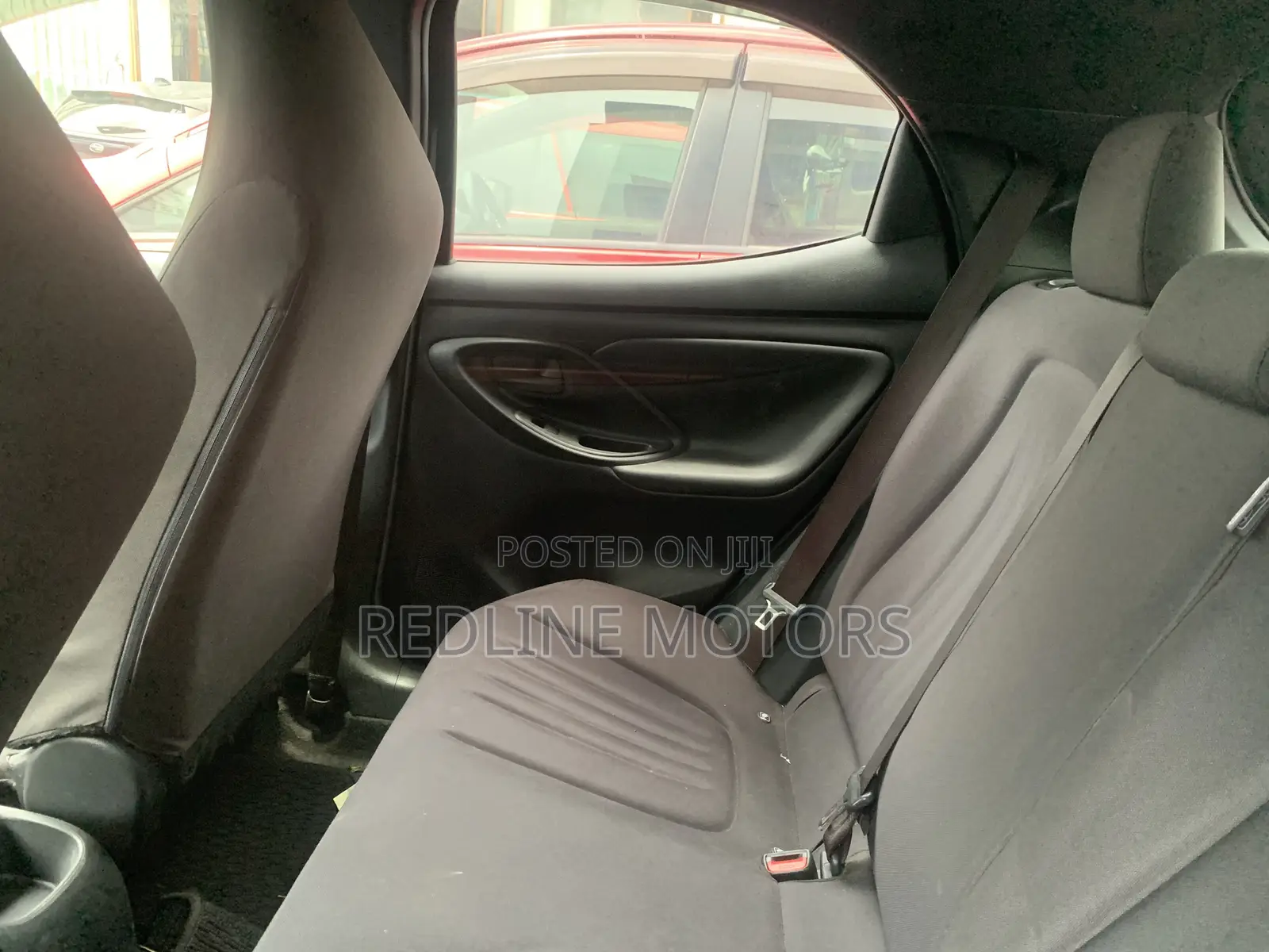Toyota Yaris L Hatchback 5dr 2018 Purple
