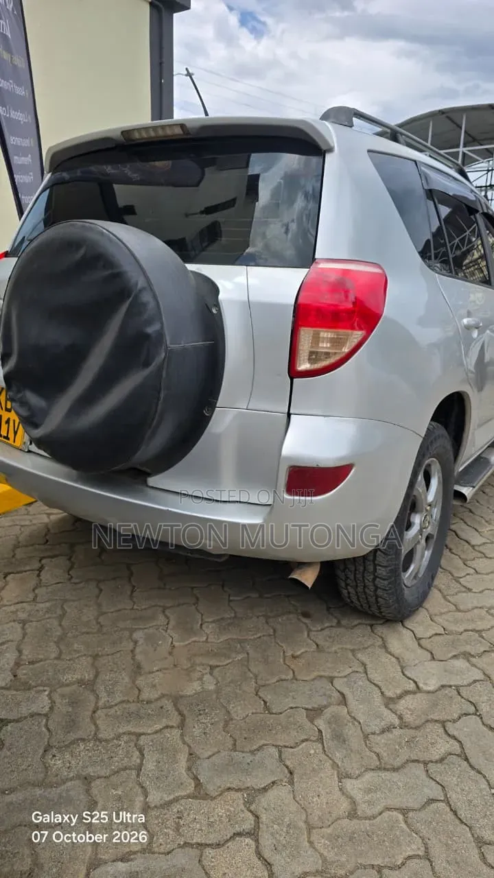 Toyota RAV4 2.5 2010 Silver