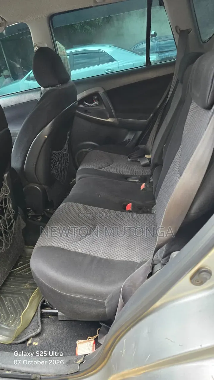 Toyota RAV4 2.5 2010 Silver
