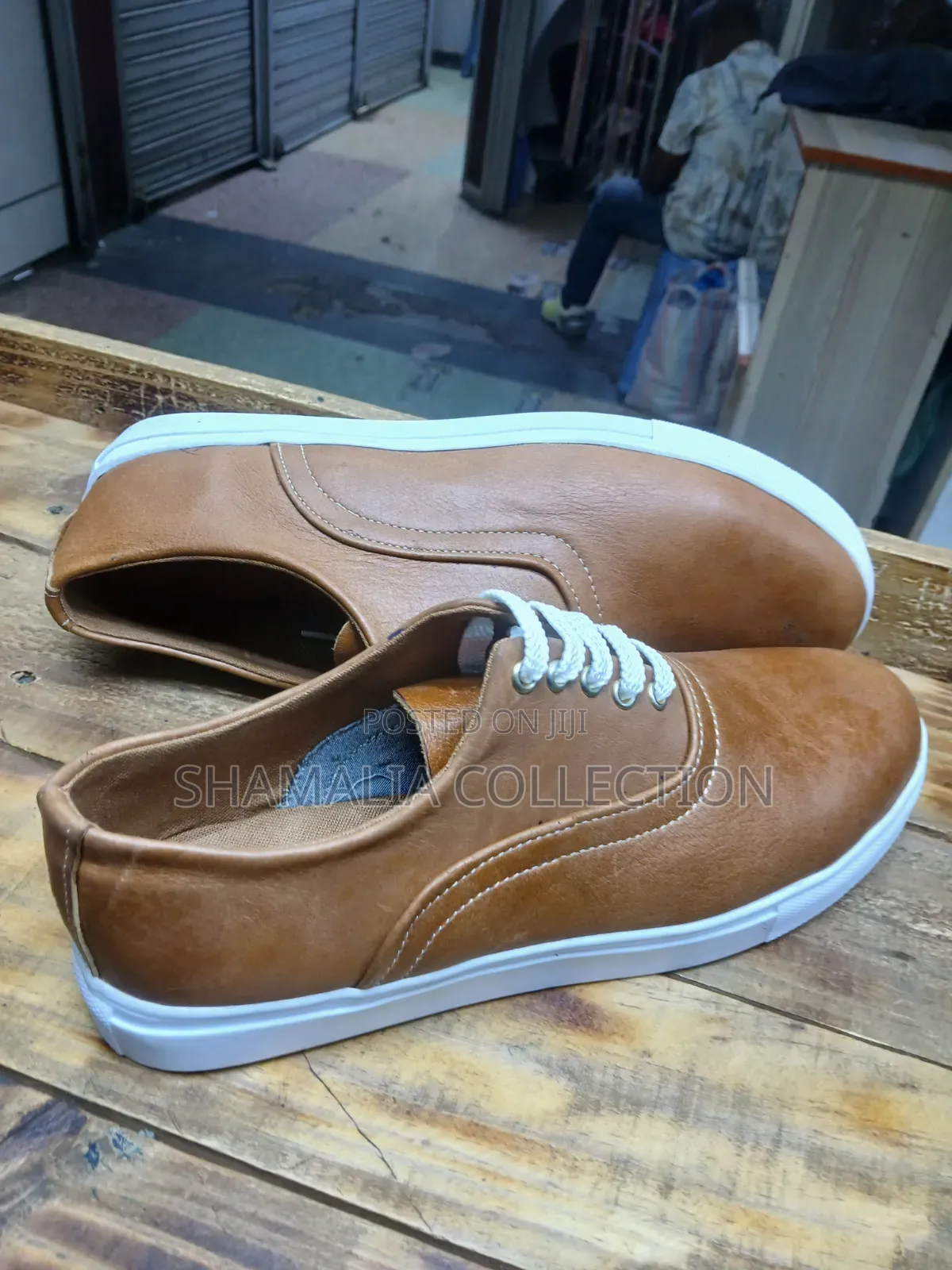 Brown Sneakers With Leces Available