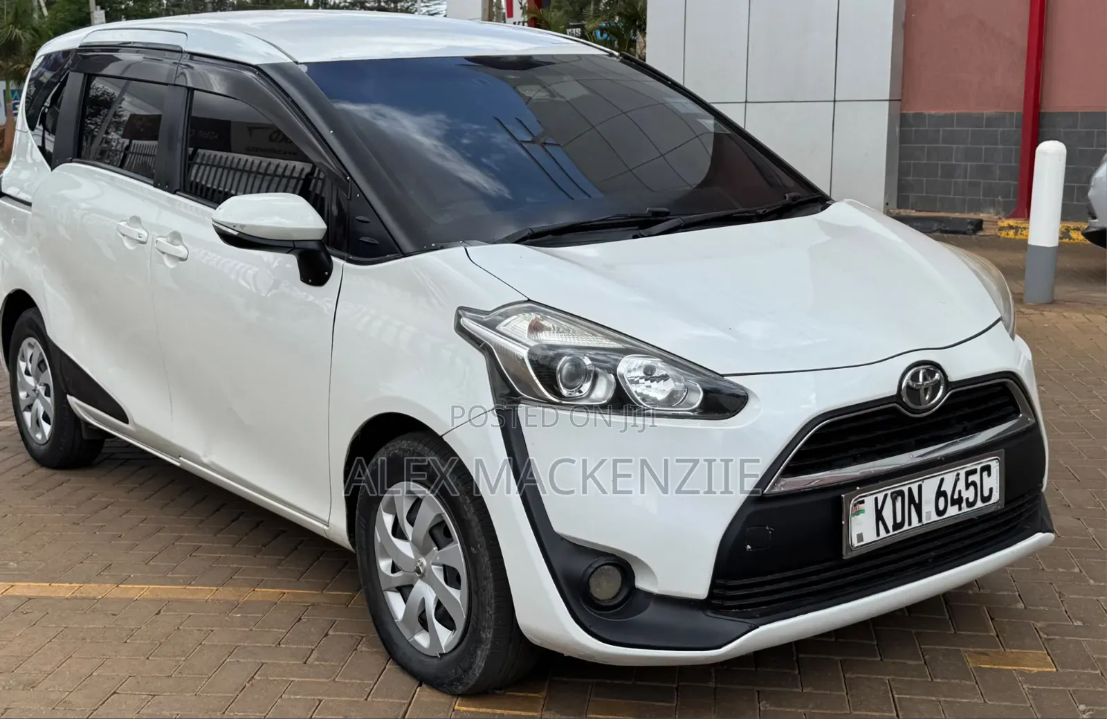 Toyota Sienta 2016 White