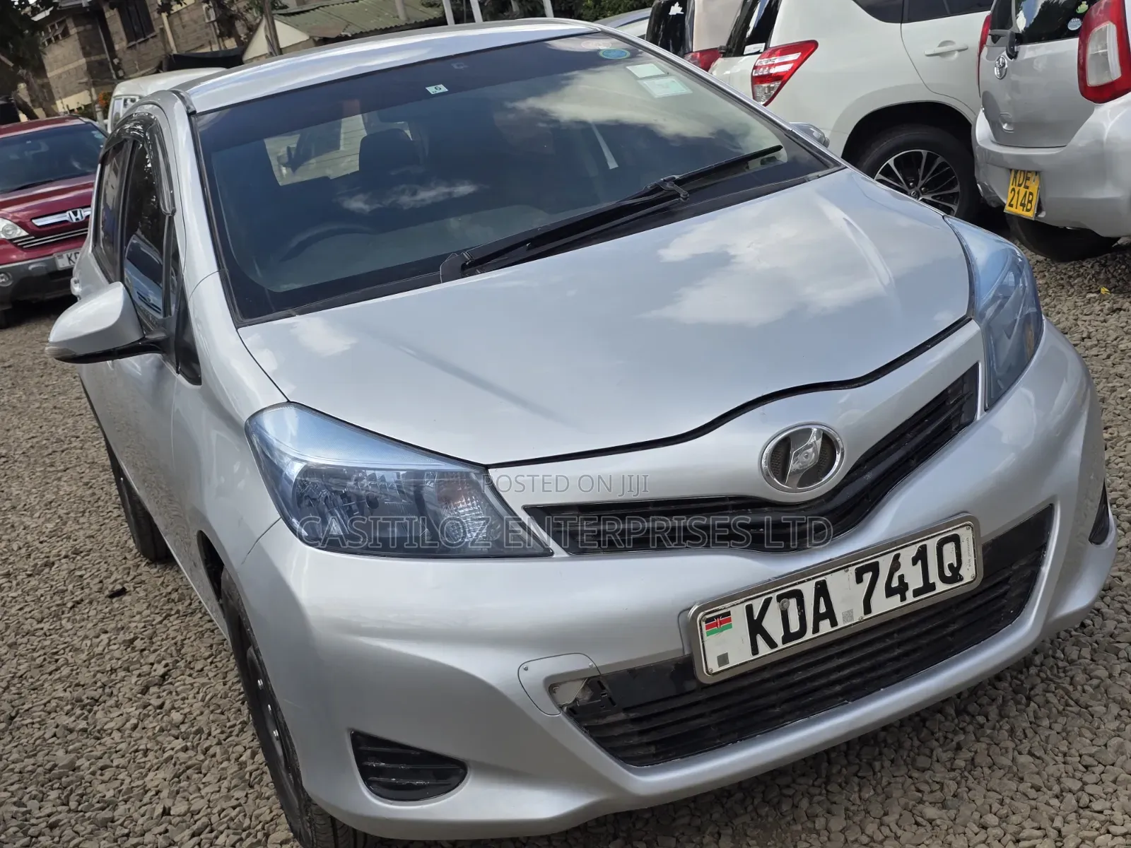 Toyota Vitz 1.0 FWD 5dr 2013 Silver