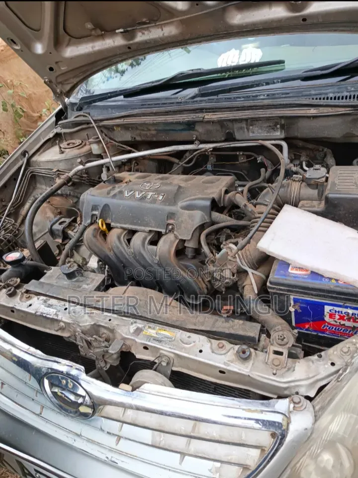 Toyota Corolla 2000 Silver