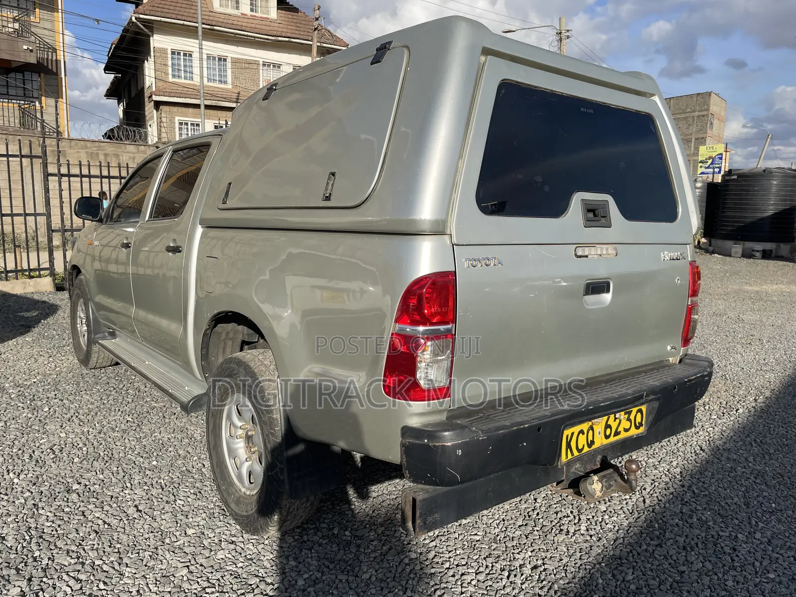 Toyota Hilux 2011 Silver