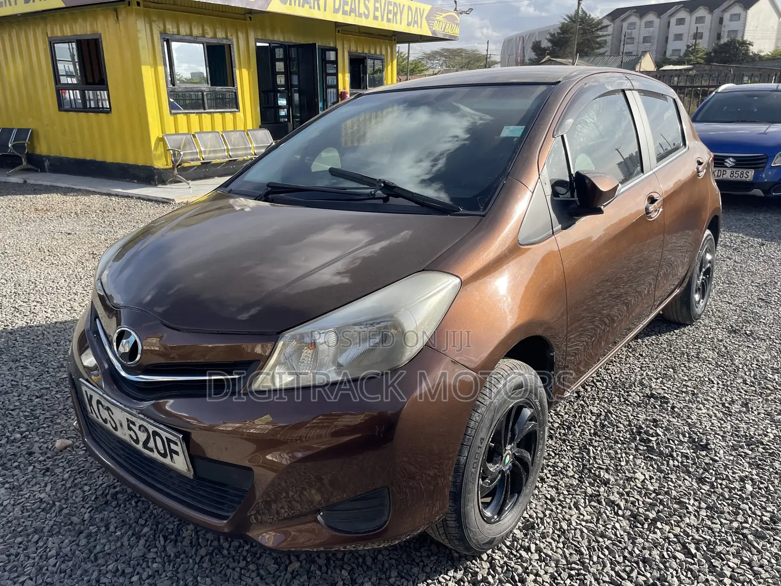 Toyota Vitz 1.3 FWD 3dr 2012 Brown