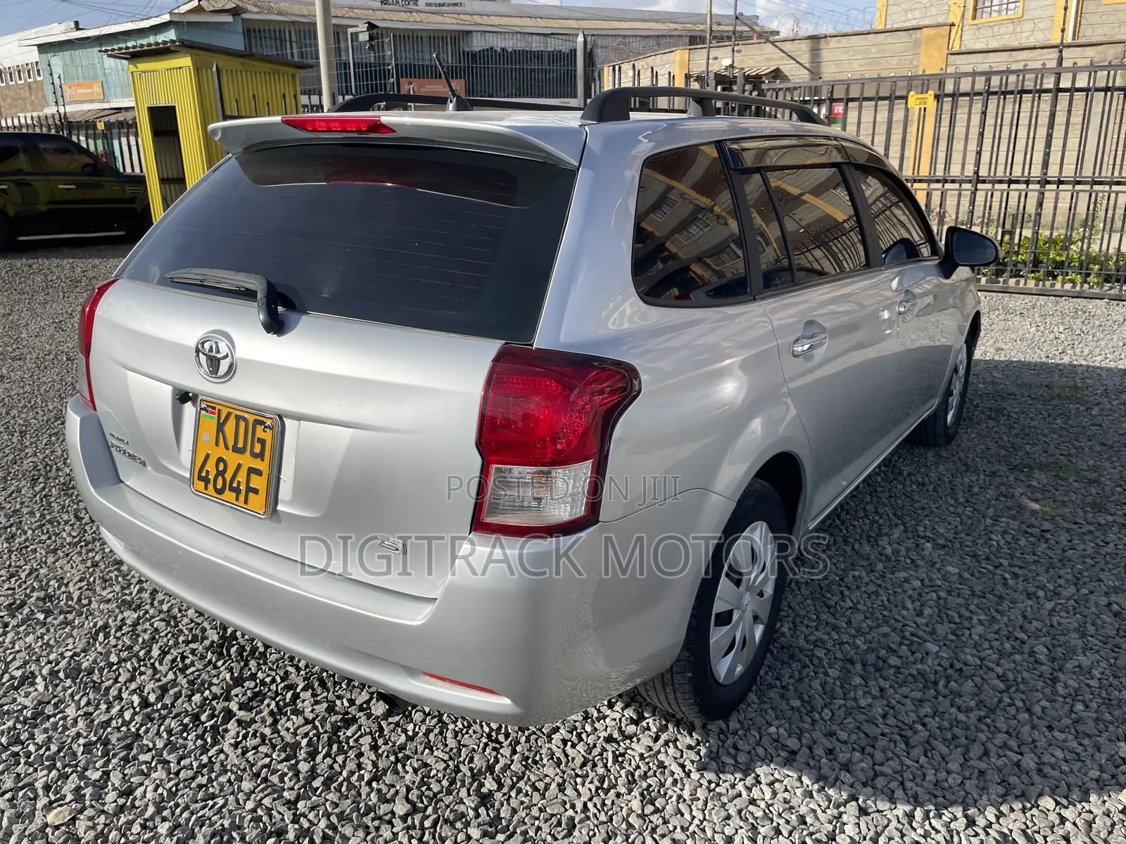 Toyota Corolla Fielder 1.5 Petrol FWD 2014 Silver
