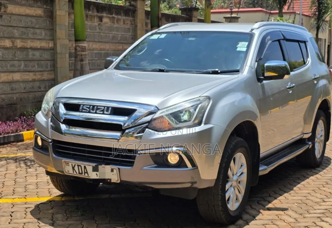 Isuzu MU-X 2021 Silver