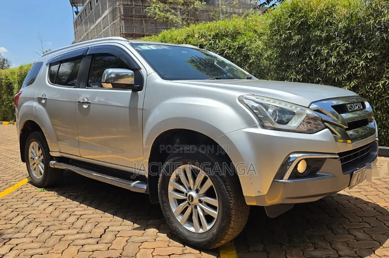 Isuzu MU-X 2021 Silver