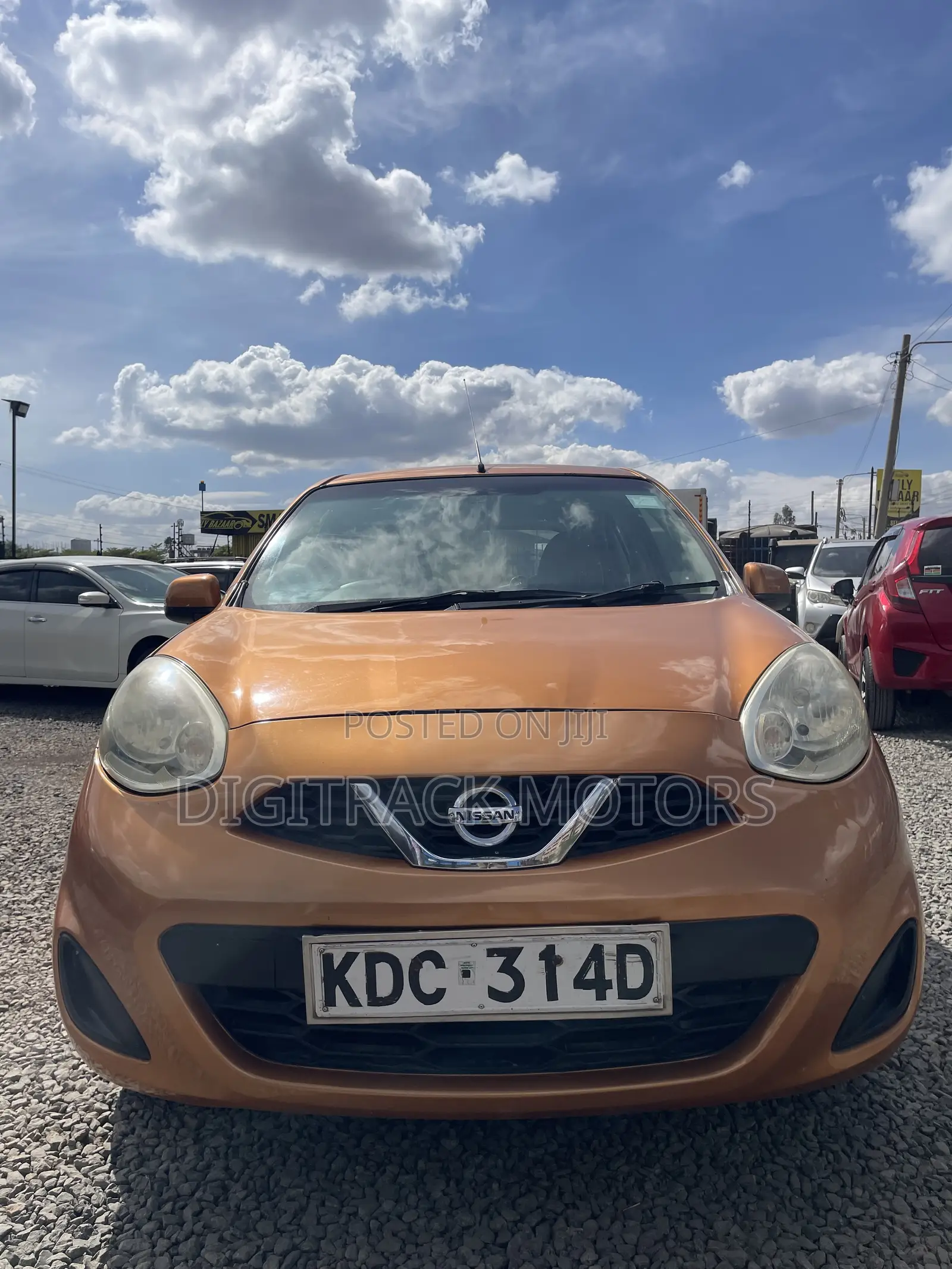 Nissan March 1.2 FWD 2014 Orange