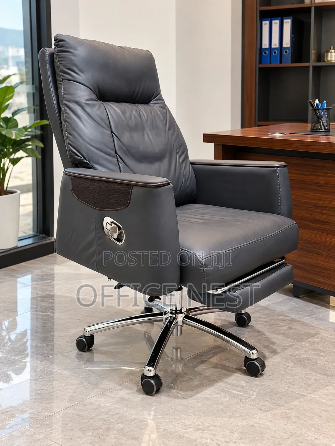 Executive Leather Reclining Office Chair.