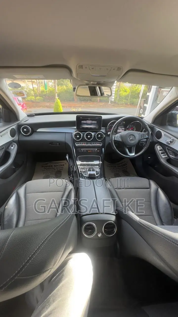 Mercedes-Benz C200 2016 Black