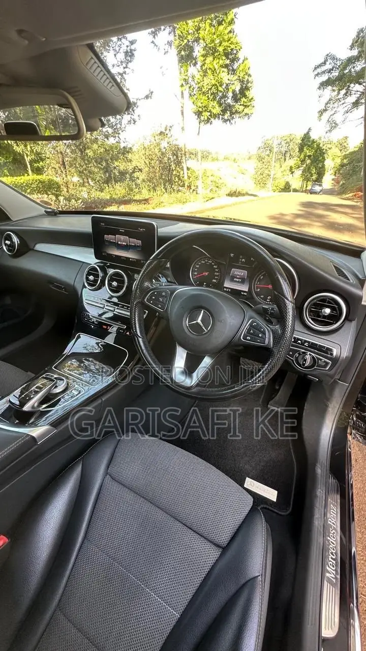 Mercedes-Benz C200 2016 Black