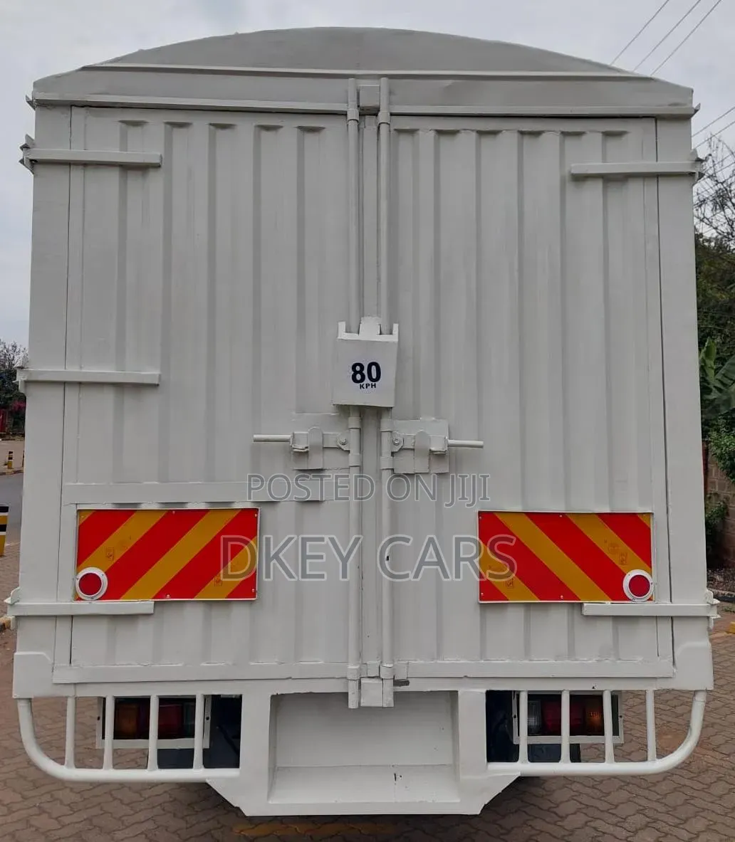 Isuzu FRR90