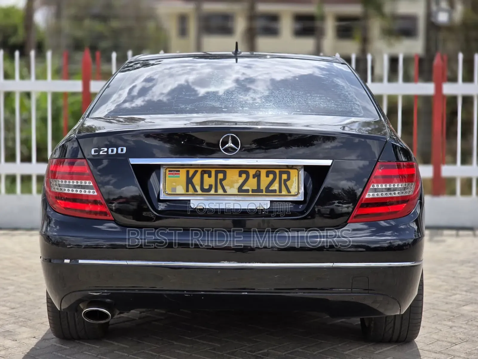 Mercedes-Benz C200 2011 Black