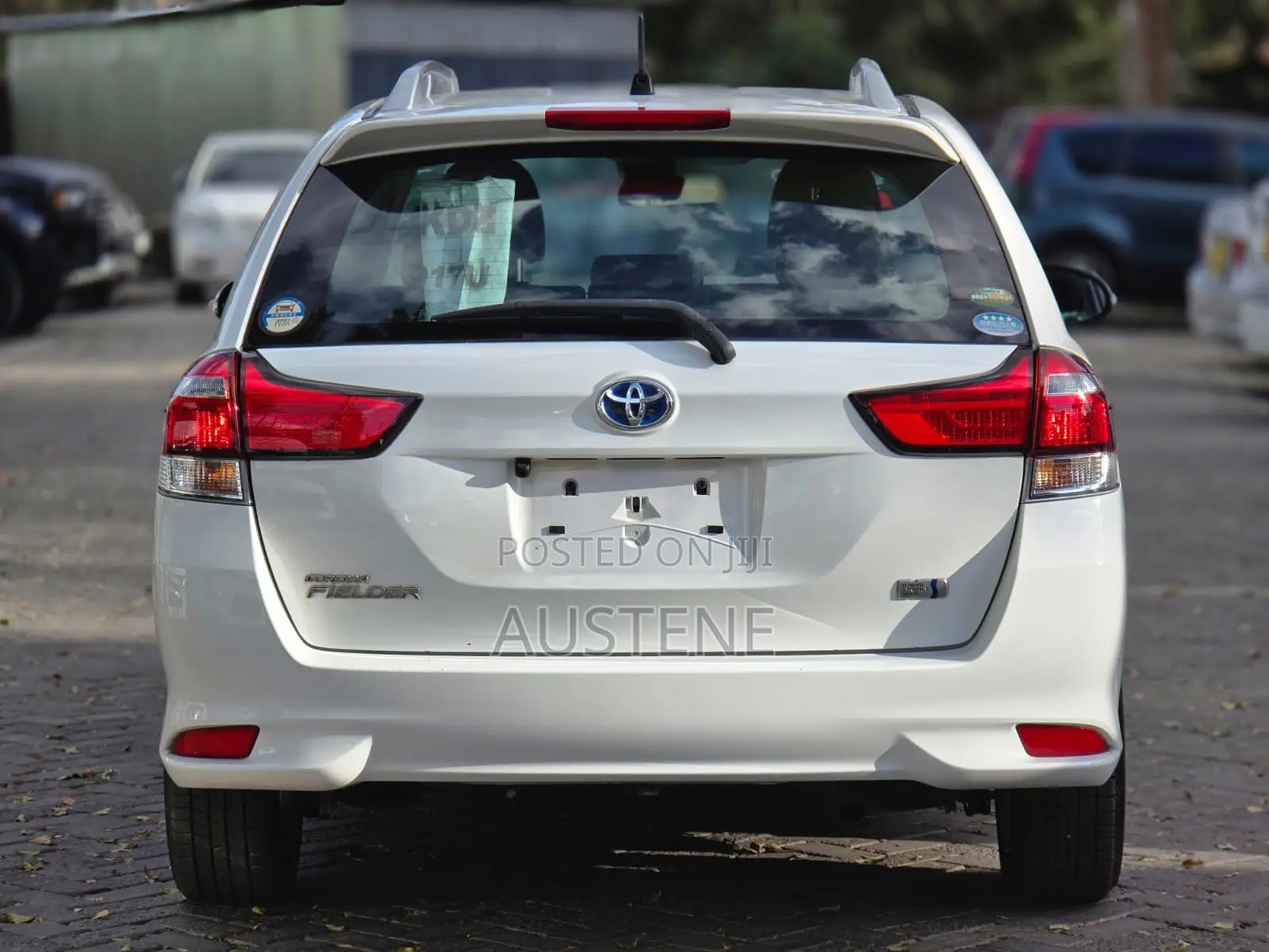Toyota Corolla Fielder 1.5 Hybrid FWD 2019 White