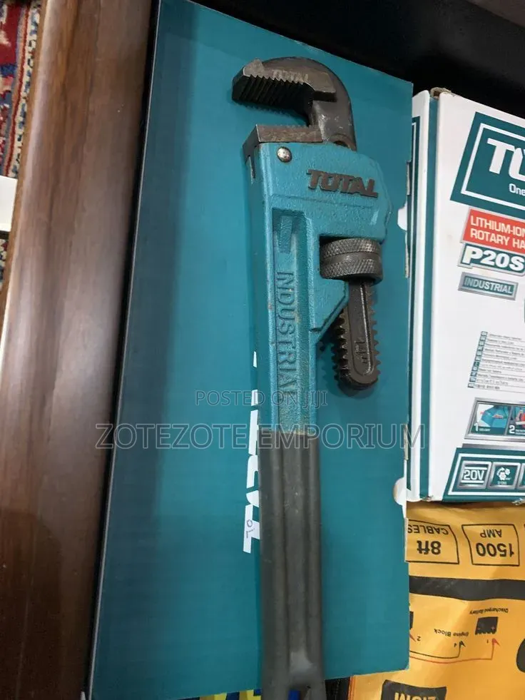 Total 18" Pipe Wrench