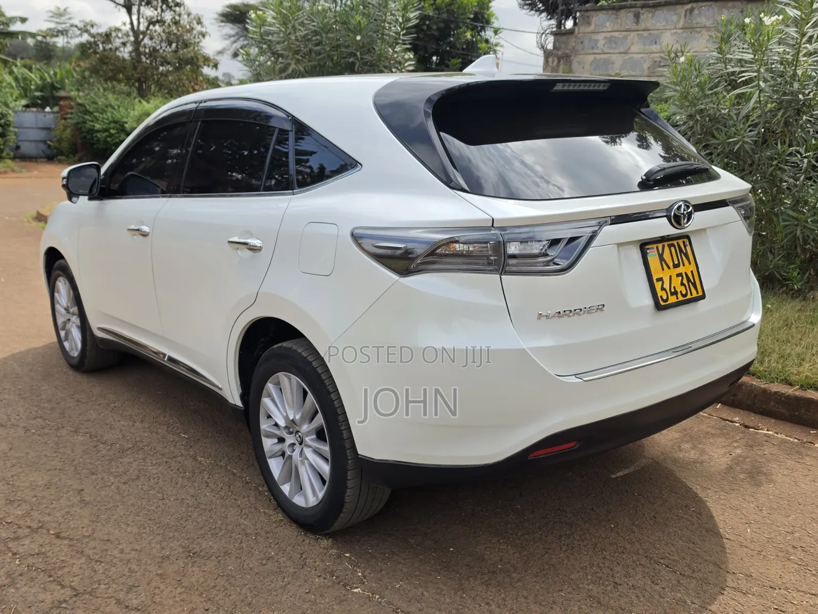 Toyota Harrier 2.0 2016 White
