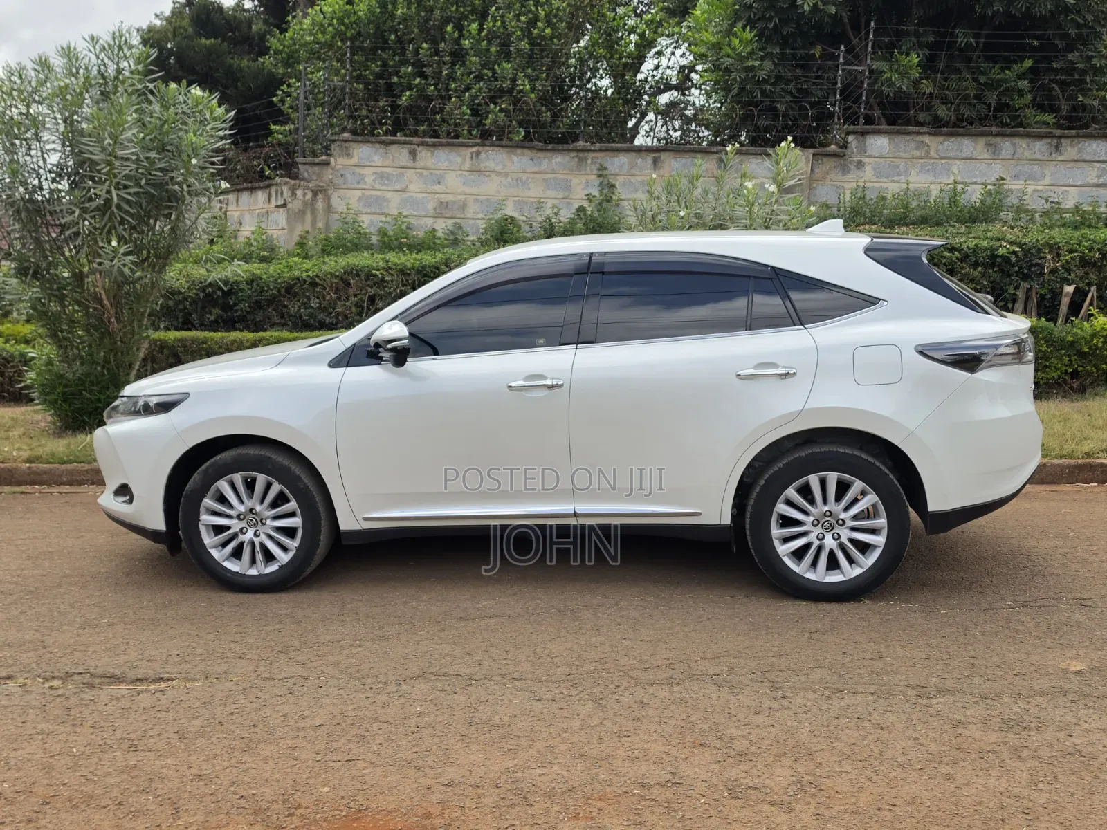 Toyota Harrier 2.0 2016 White