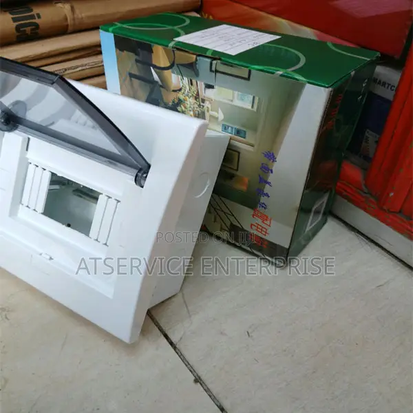 CONSUMER UNIT BOX Circuit Breaker Distribution Box 4-6 Way