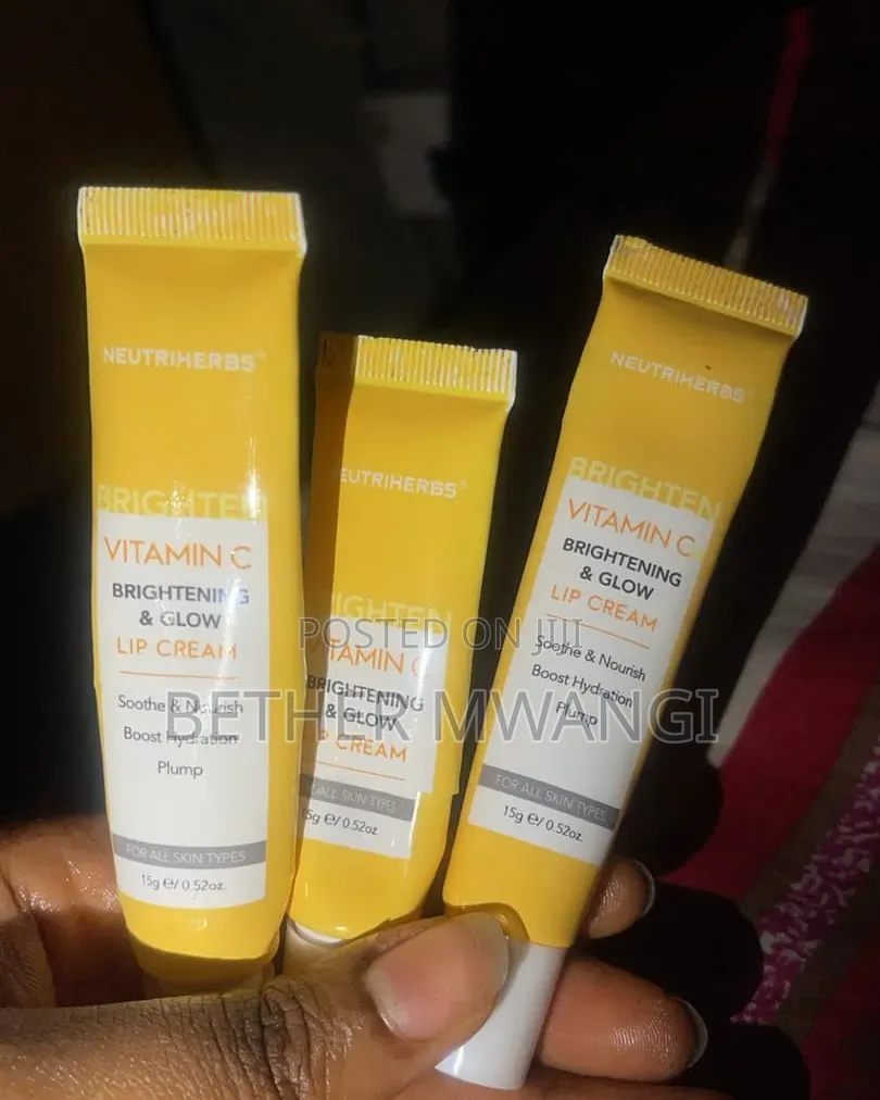 Neutriherbs Vitamin C Brightening & Glow Lip Cream