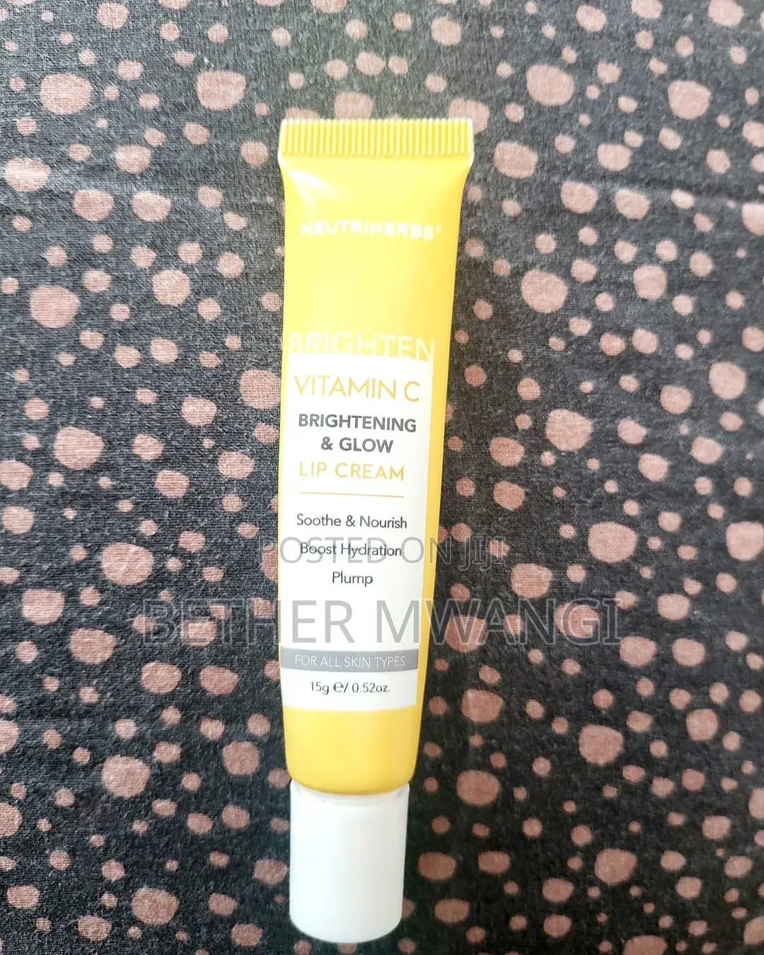 Neutriherbs Vitamin C Brightening & Glow Lip Cream
