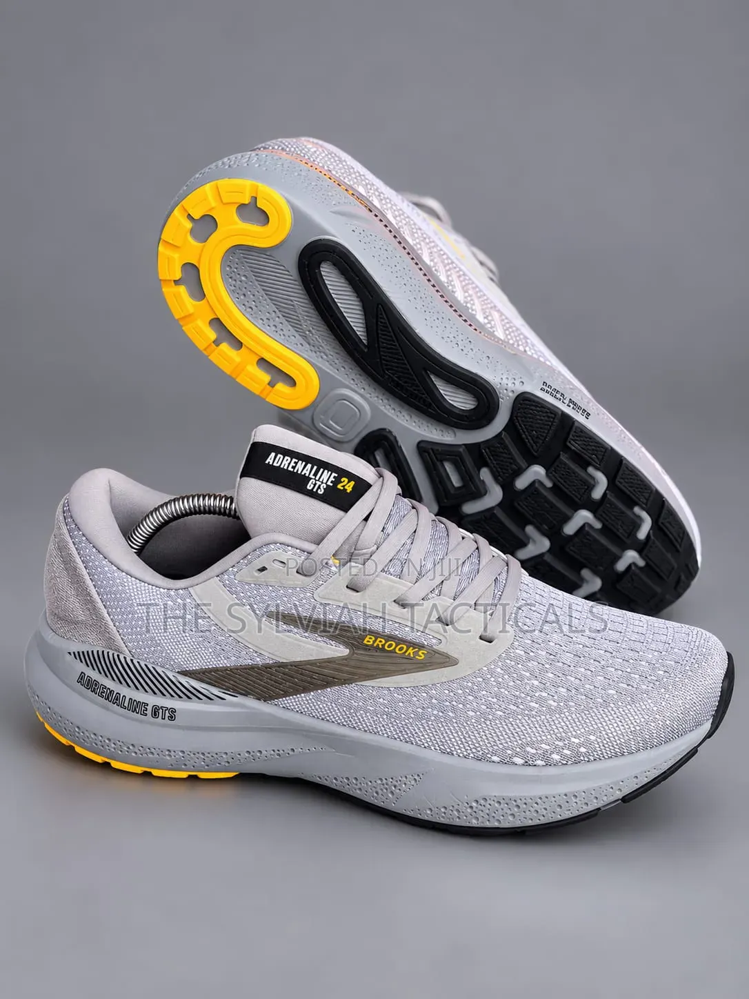 brooks GTS 24 Runners