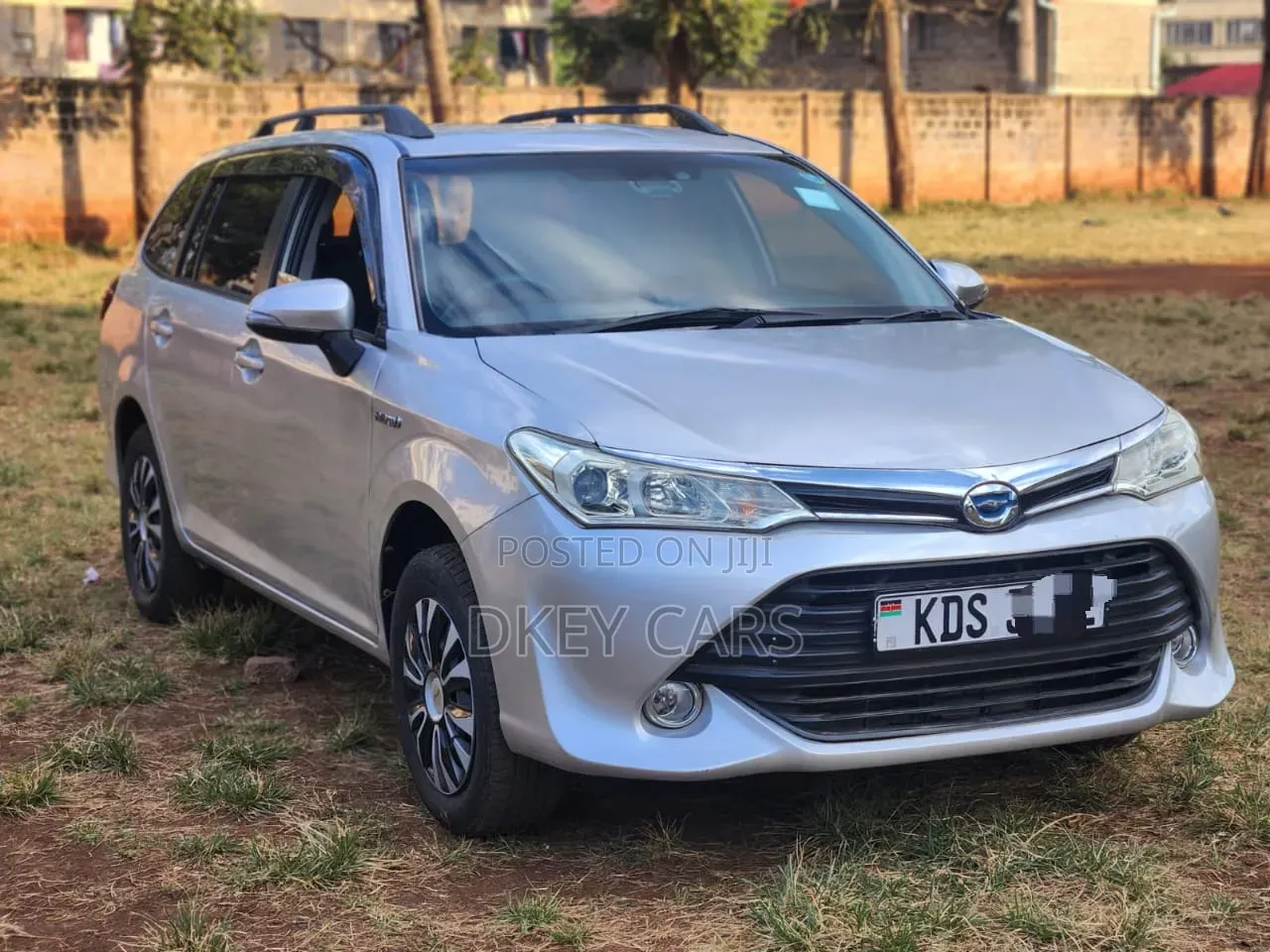 Toyota Corolla Fielder 2018 Silver